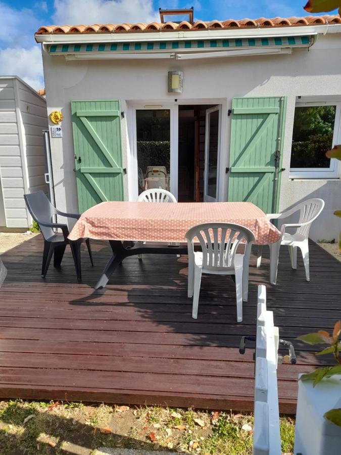 Maisonnette A Deux Pas De La Plage Dans Residence Calme Ла-Транш-сюр-Мер Экстерьер фото