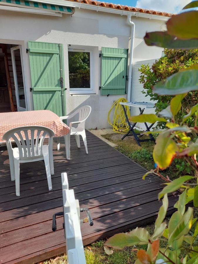 Maisonnette A Deux Pas De La Plage Dans Residence Calme Ла-Транш-сюр-Мер Экстерьер фото